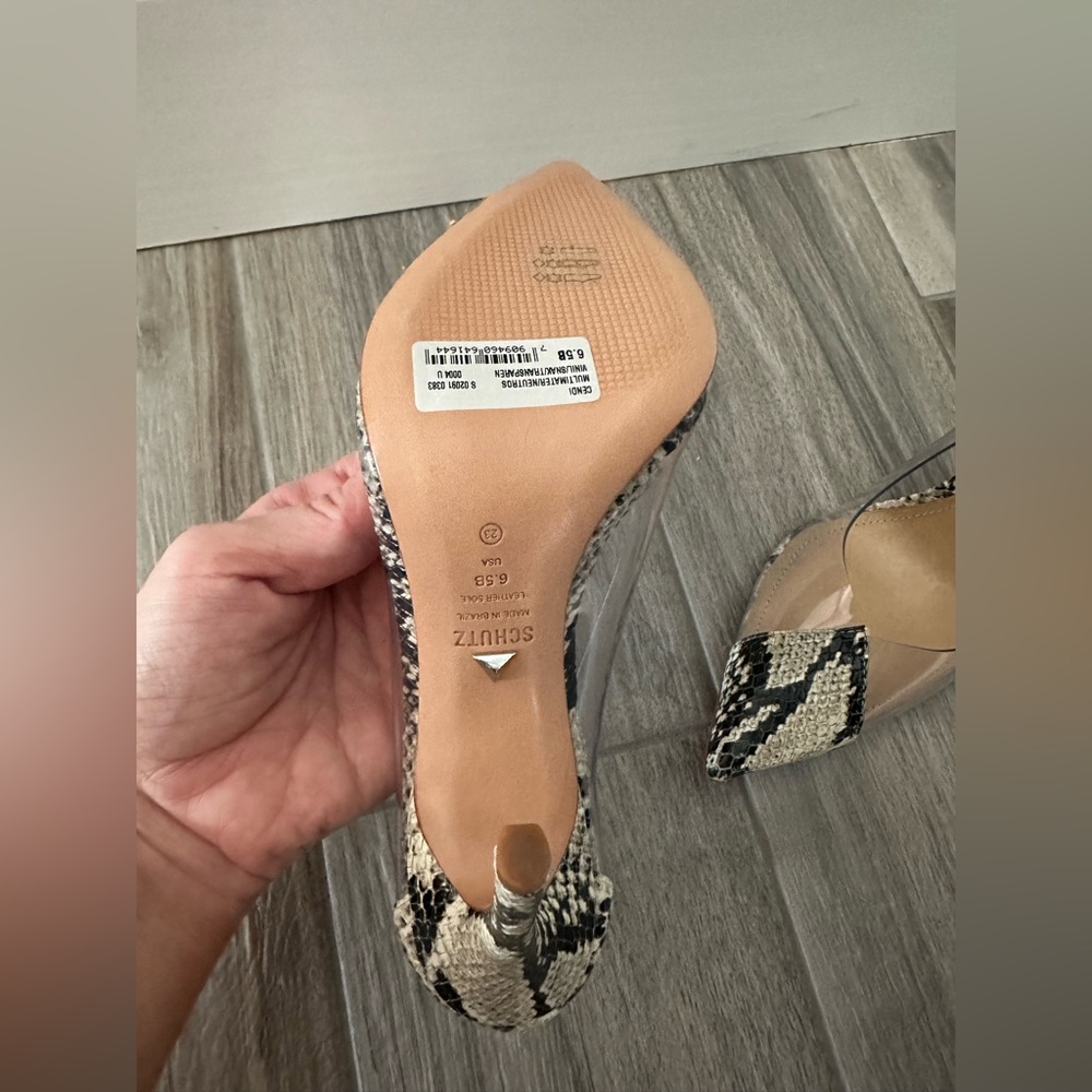 NWT Schutz Women's Snake Skin Cendi Transparent
Illusion Point Toe Heels 6.5 - Picture 8 of 10